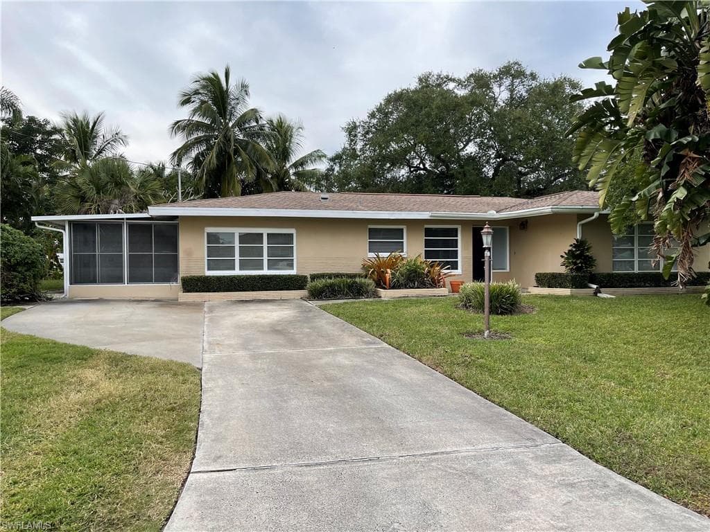 1404 Windsor CT CAPE CORAL, FL 33904