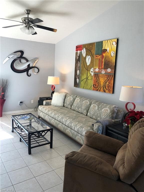 5610 Trailwinds DR 325 FORT MYERS, FL 33907