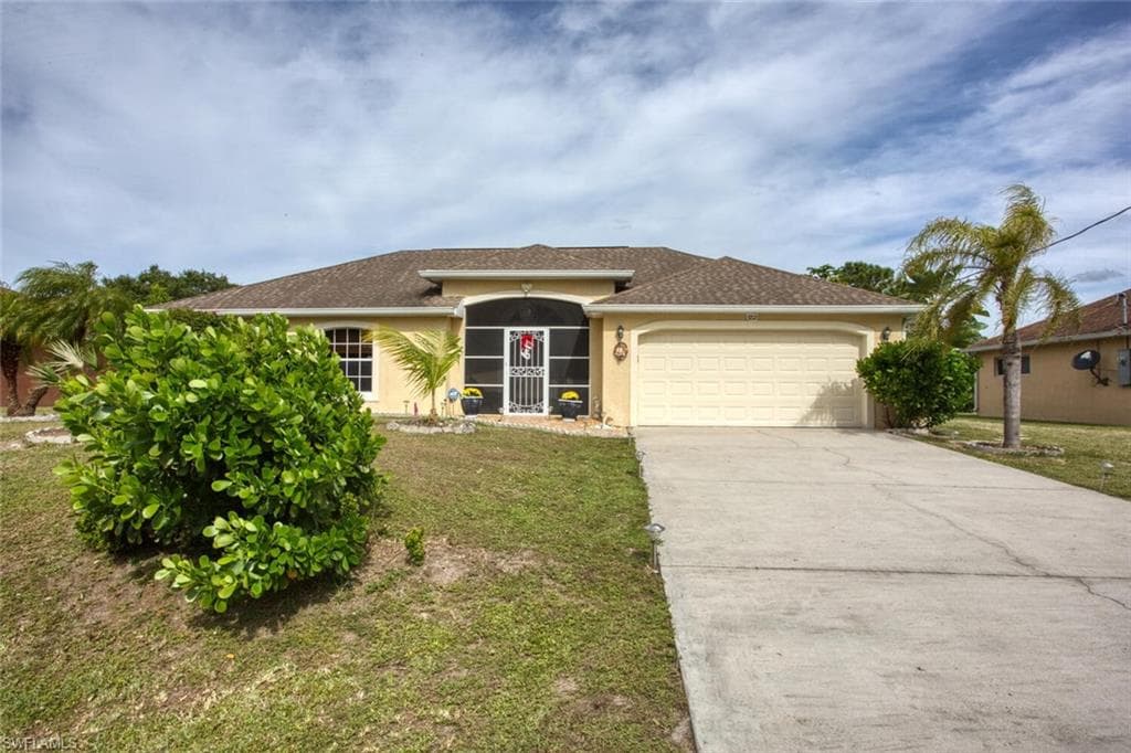 3212 39th ST W LEHIGH ACRES, FL 33971