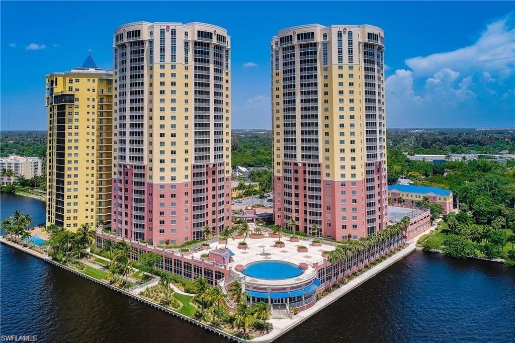 2745 1st ST 108 FORT MYERS, FL 33916