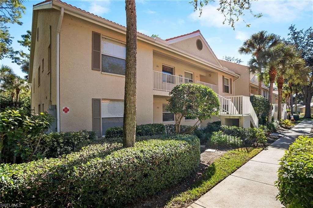 209 Robin Hood CIR 5-201 NAPLES, FL 34104