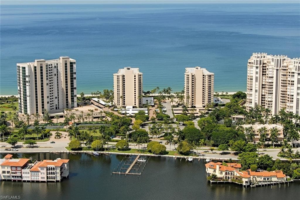 4005 Gulf Shore BLVD N 502 NAPLES, FL 34103