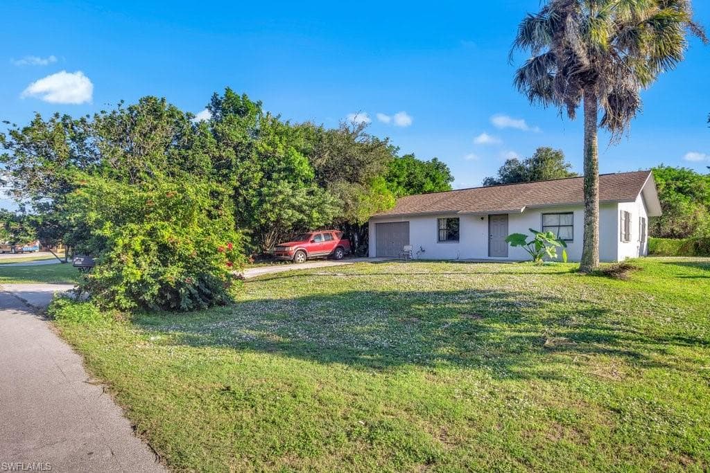 5490 25th PL SW NAPLES, FL 34116