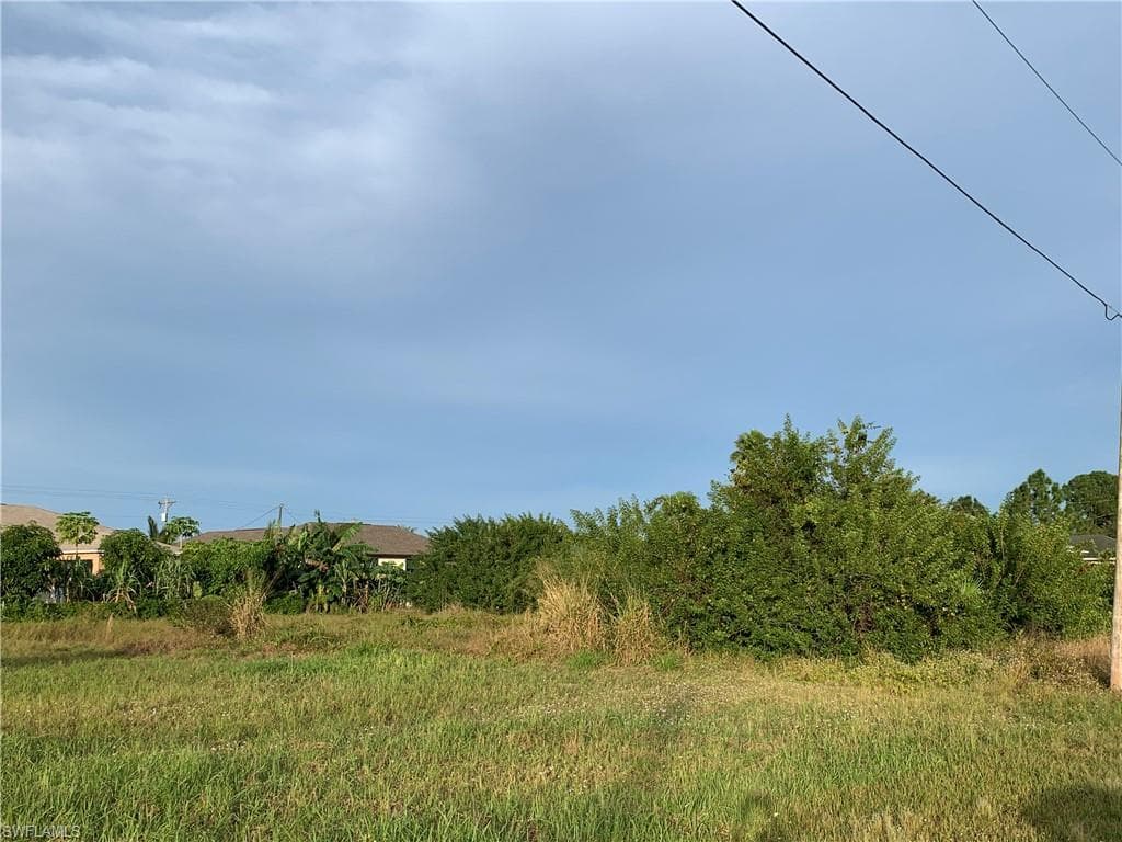 4318 11th ST W LEHIGH ACRES, FL 33971