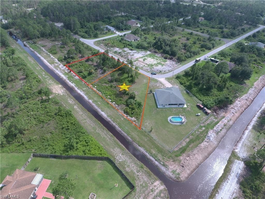 527 Millcreek ST LEHIGH ACRES, FL 33974