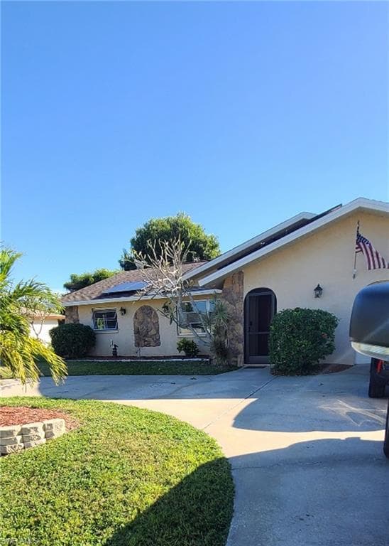 118 SE 44th TER CAPE CORAL, FL 33904