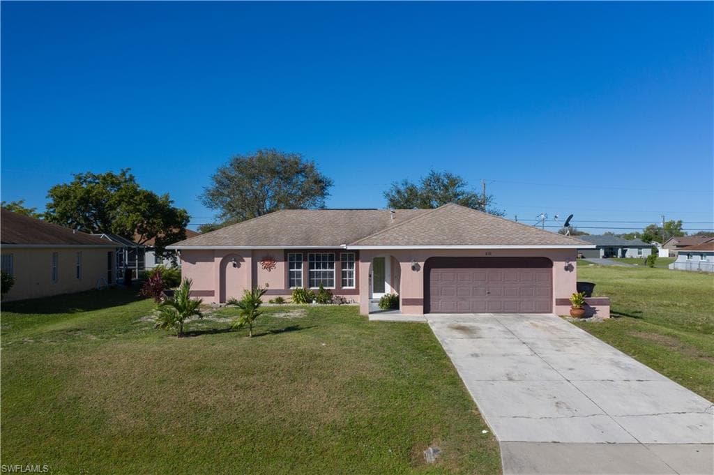 832 NE 7th PL CAPE CORAL, FL 33909