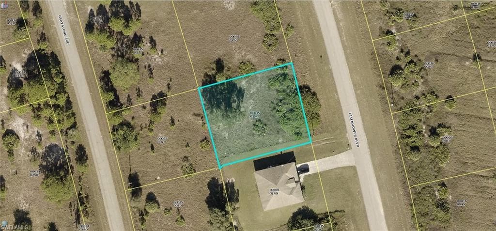 1008 Eisenhower BLVD LEHIGH ACRES, FL 33974