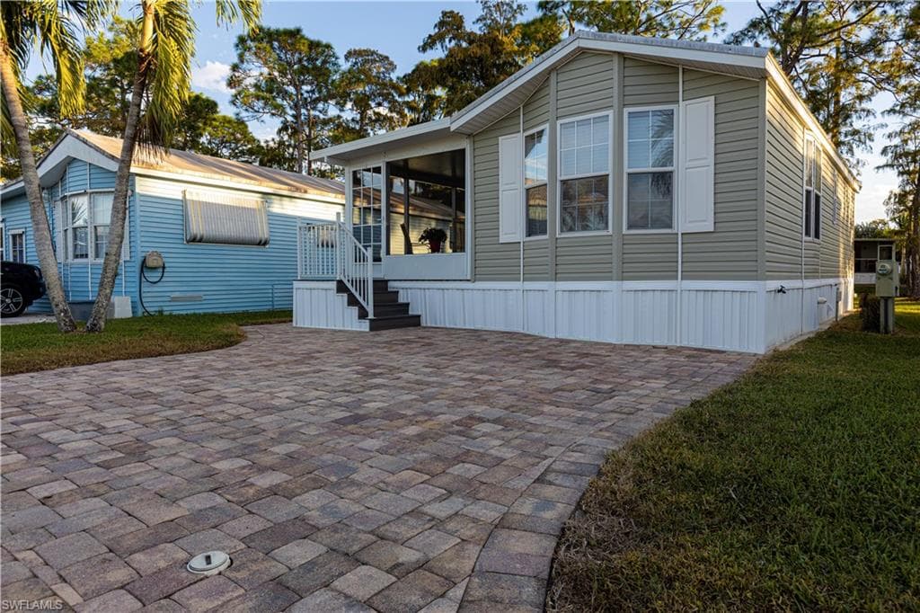 480 Cheetah DR 480 NAPLES, FL 34114