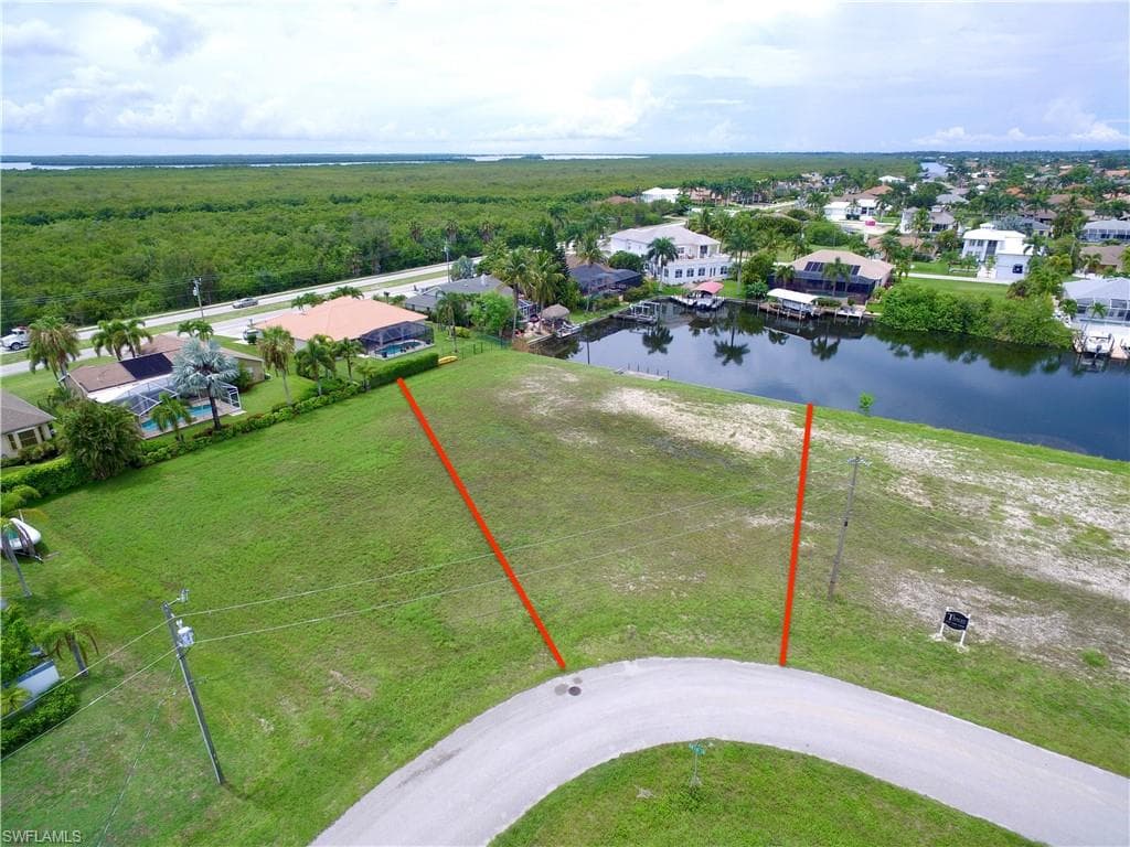 3007 SW 40th LN CAPE CORAL, FL 33914