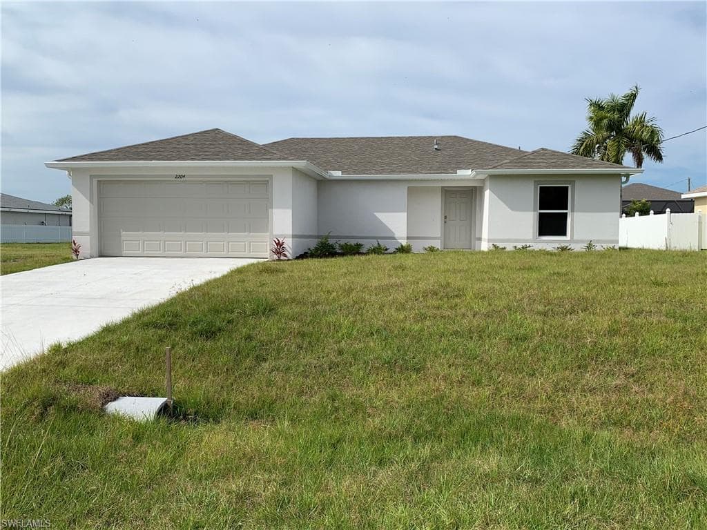2204 NE 22nd PL CAPE CORAL, FL 33909