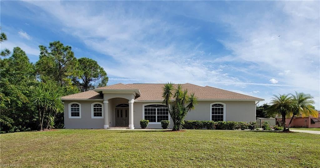 202 Roosevelt AVE LEHIGH ACRES, FL 33936