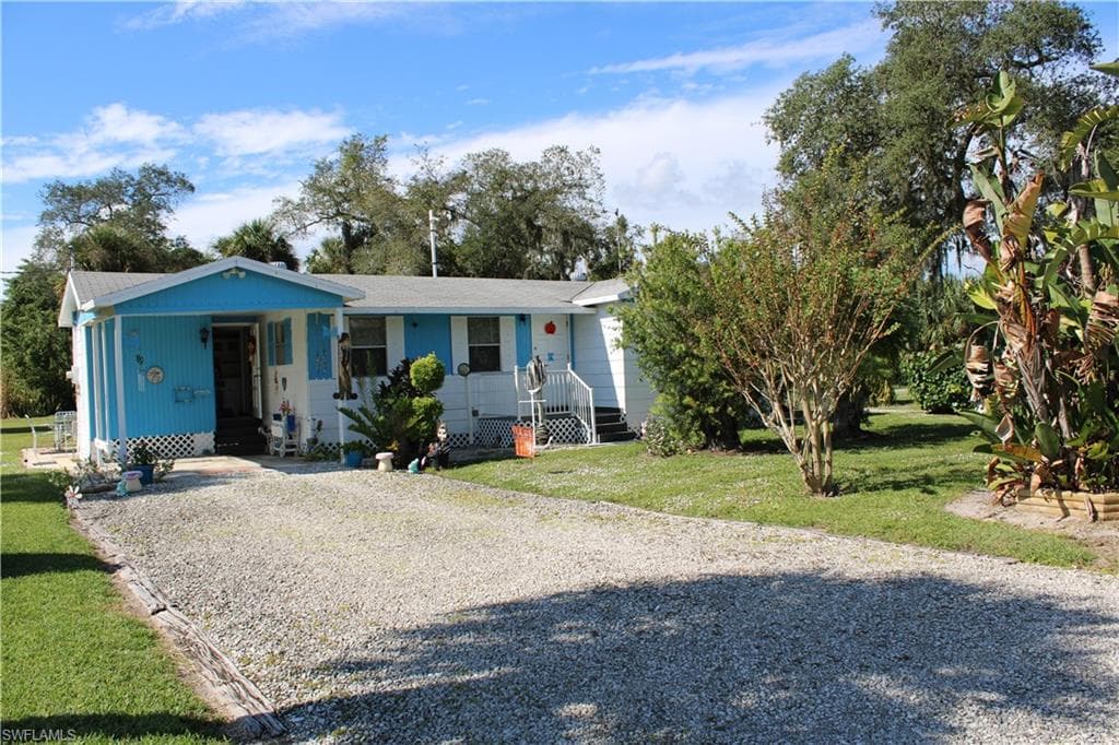 17411 Rewis RD ALVA, FL 33920