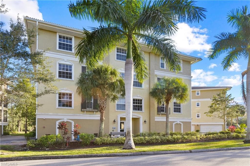 10041 Lake Cove DR 202 FORT MYERS, FL 33908
