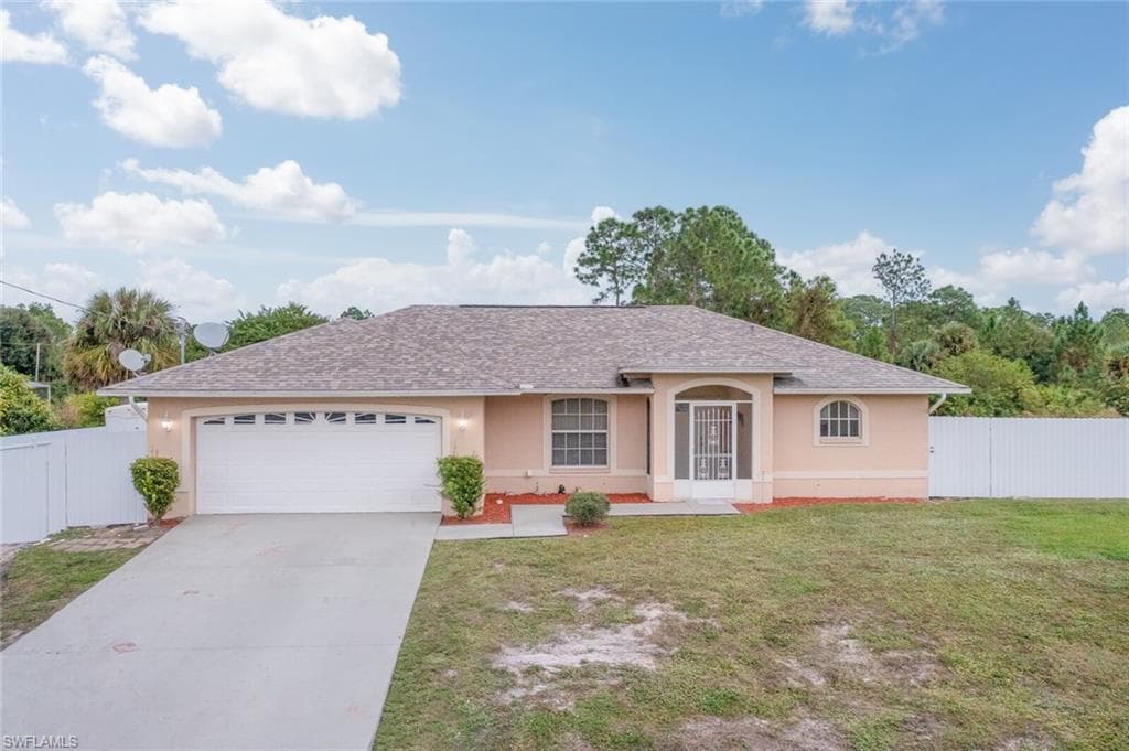712 Hibiscus AVE LEHIGH ACRES, FL 33972