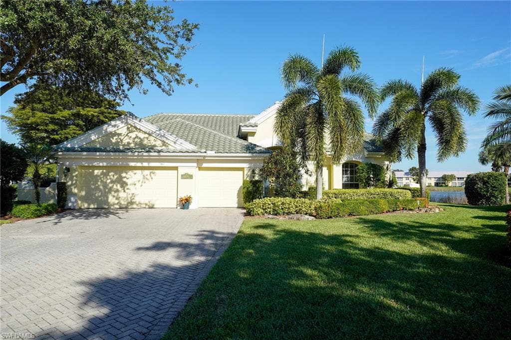 5910 Barclay LN NAPLES, FL 34110