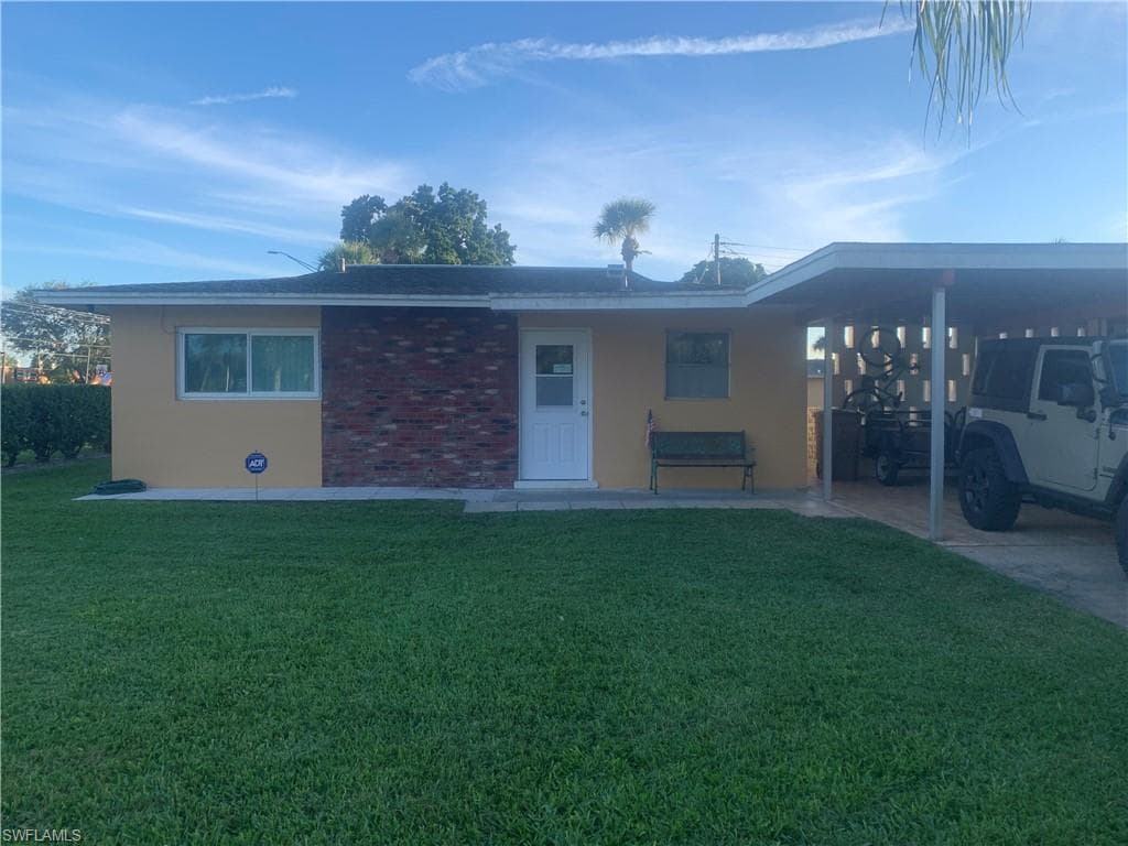 2200 E 6th ST LEHIGH ACRES, FL 33936