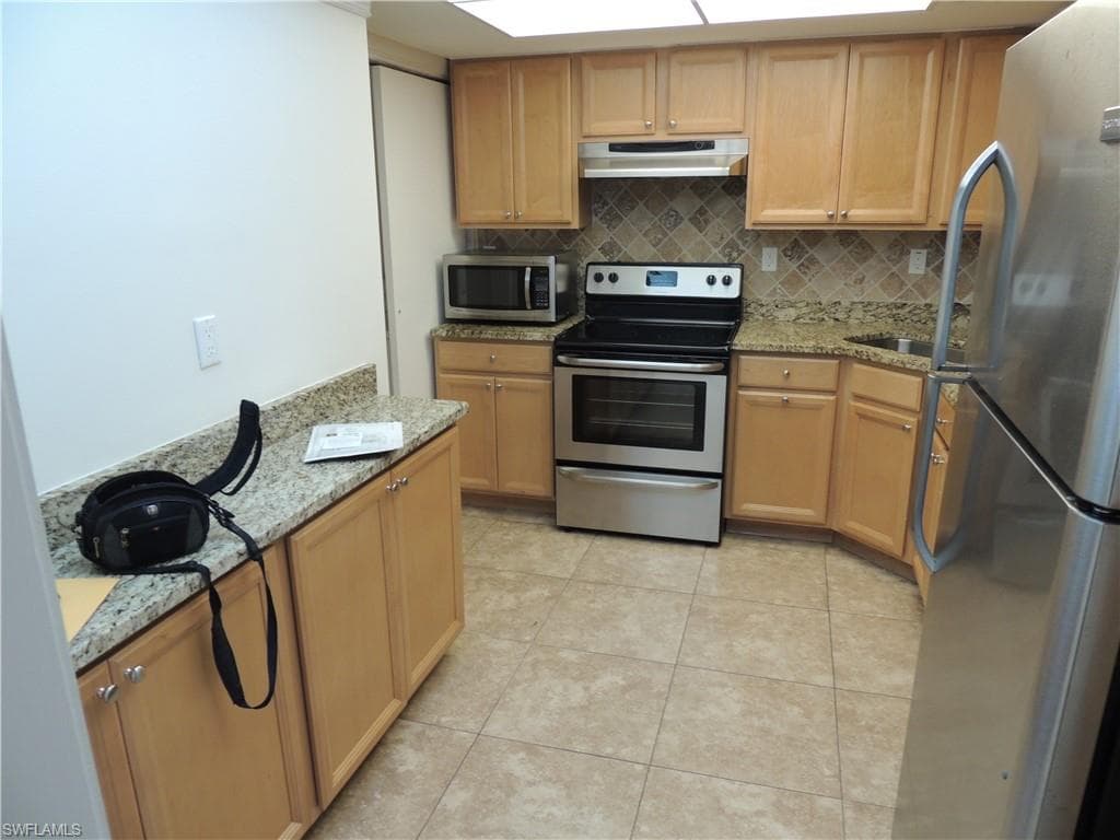 4092 Belair LN 14 NAPLES, FL 34103