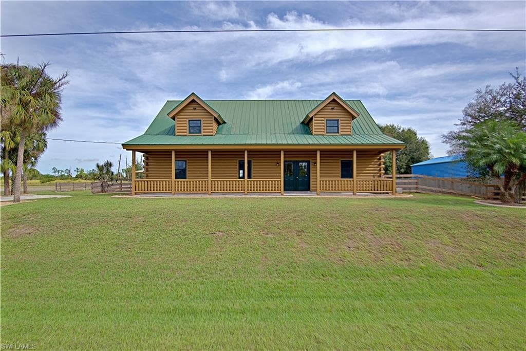 2500 Queen DR LEHIGH ACRES, FL 33971