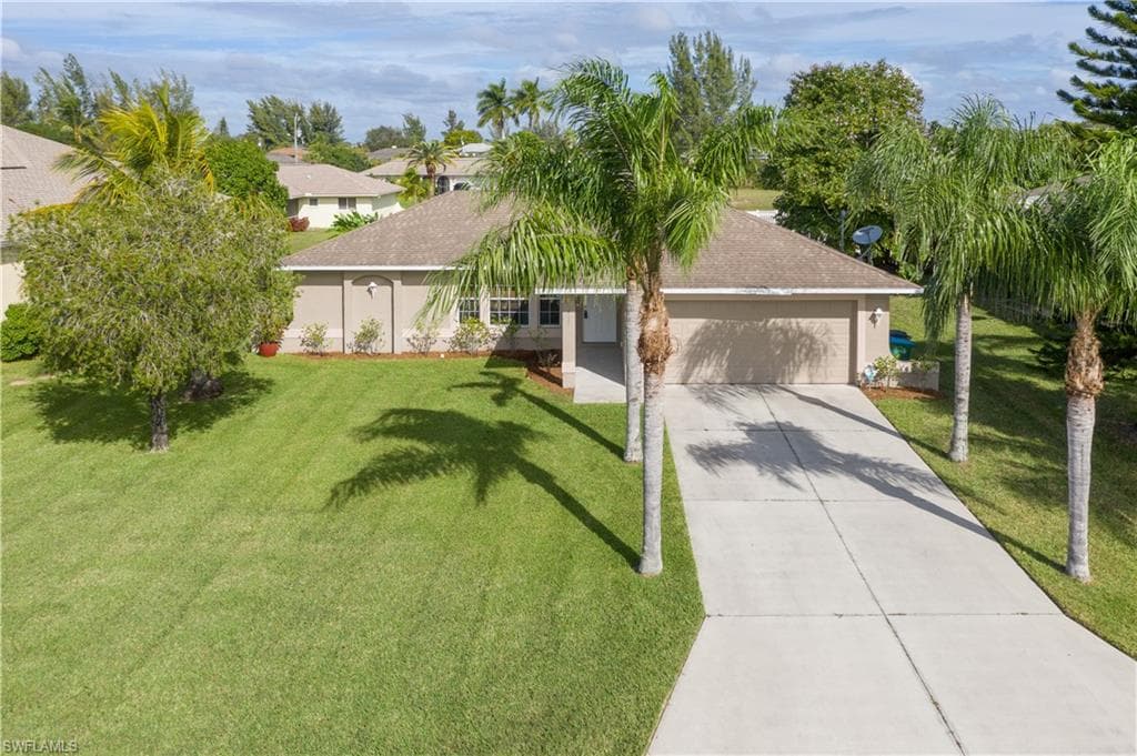 427 SE 17th TER CAPE CORAL, FL 33990