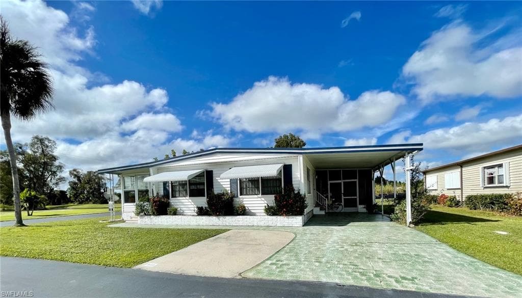 970 Restful RD NORTH FORT MYERS, FL 33917