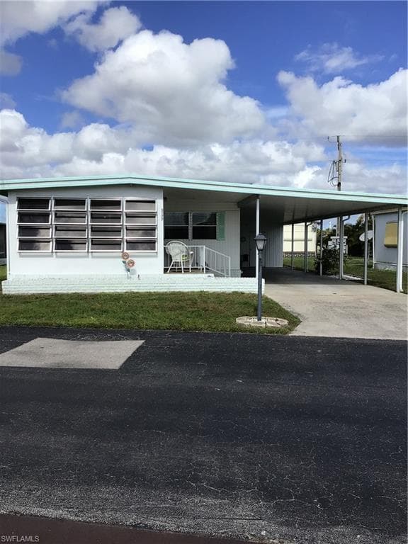 3177 Pluto CIR NORTH FORT MYERS, FL 33903