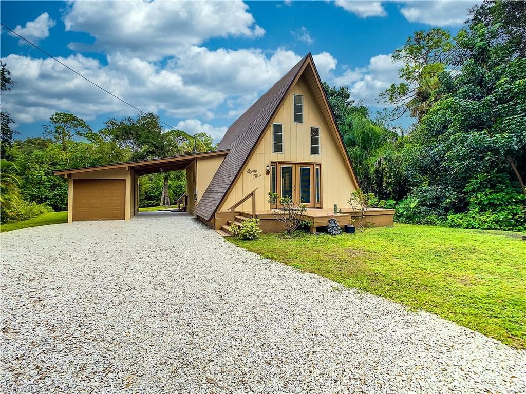 83 Crescent Lake DR NORTH FORT MYERS, FL 33917
