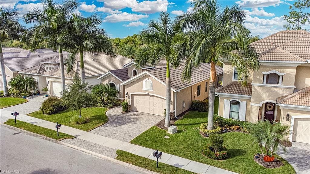 1530 Serrano CIR NAPLES, FL 34105
