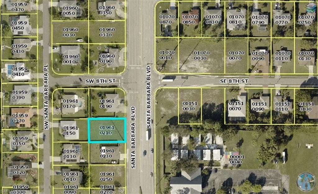 806 Santa Barbara BLVD W CAPE CORAL, FL 33991