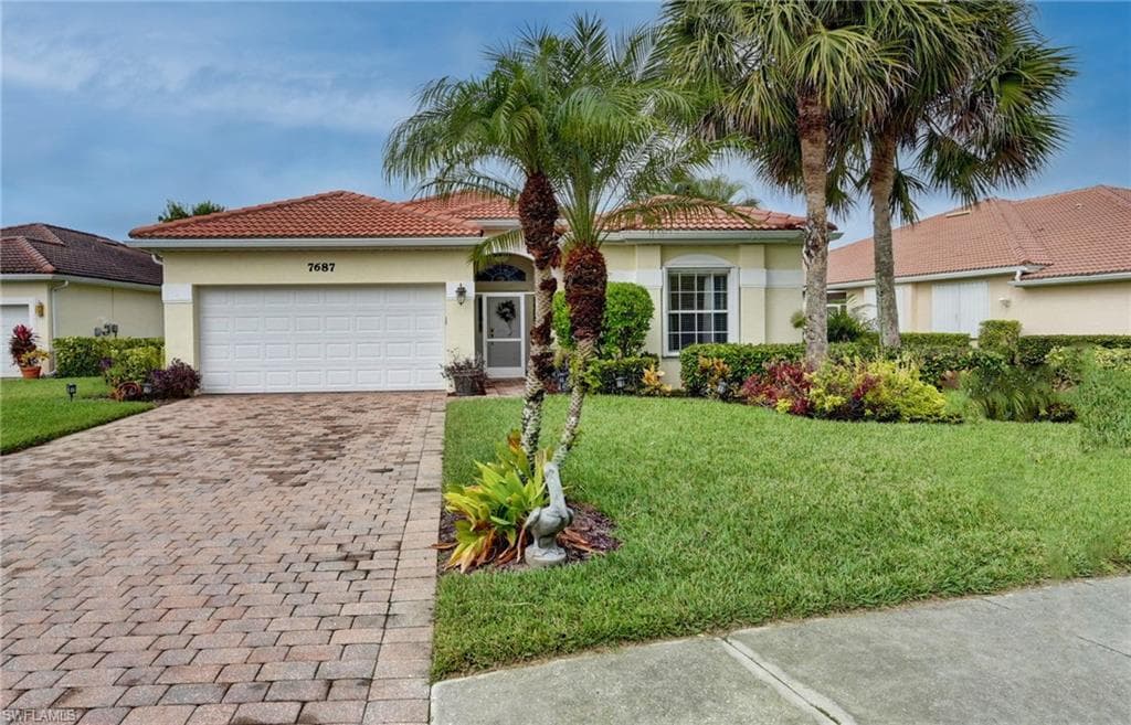 7687 Berkshire Pines DR NAPLES, FL 34104