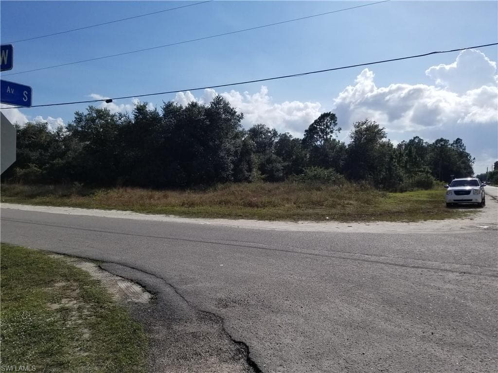 4549 28th ST SW LEHIGH ACRES, FL 33973