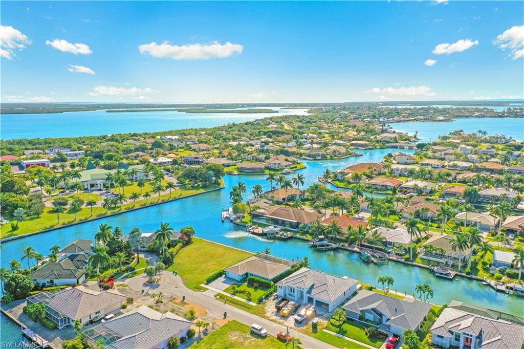 1671 Orleans CT MARCO ISLAND, FL 34145