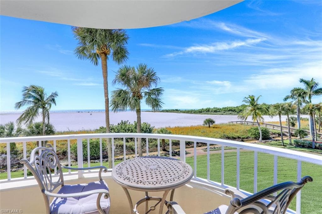 260 Seaview CT 212 MARCO ISLAND, FL 34145