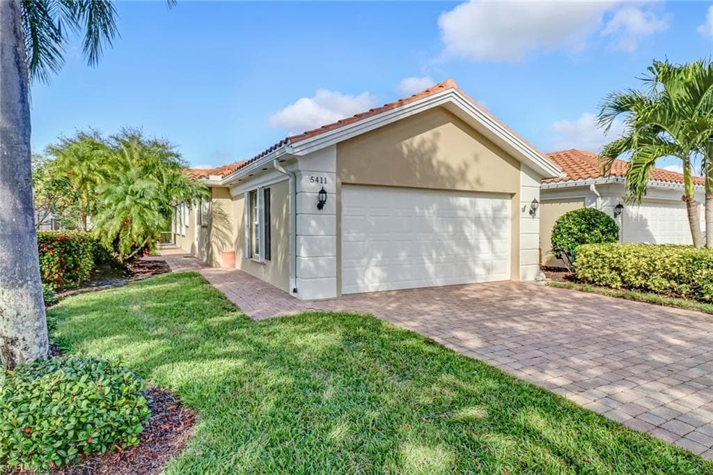 5411 Guadeloupe WAY NAPLES, FL 34119