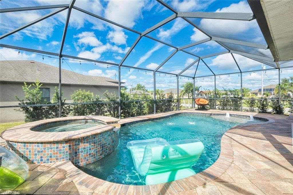 2718 SW 18th PL CAPE CORAL, FL 33914