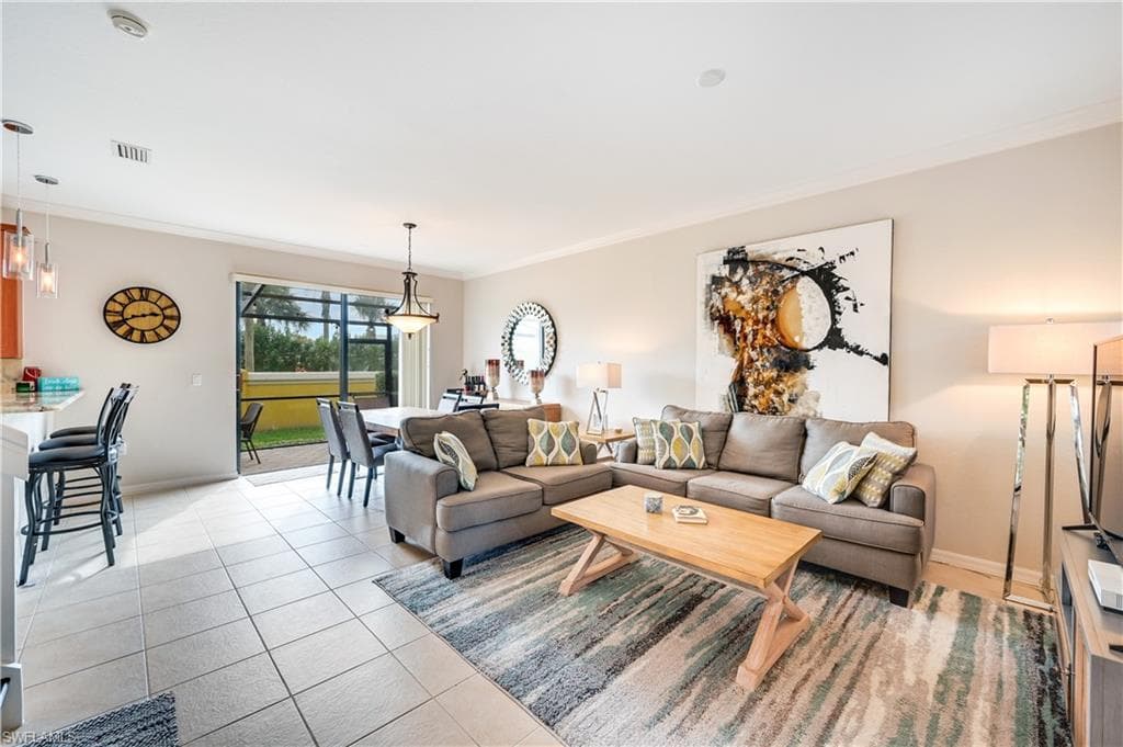 7372 Bristol CIR NAPLES, FL 34120