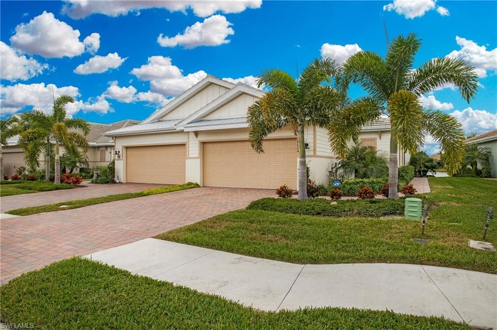 14664 Edgewater CIR NAPLES, FL 34114