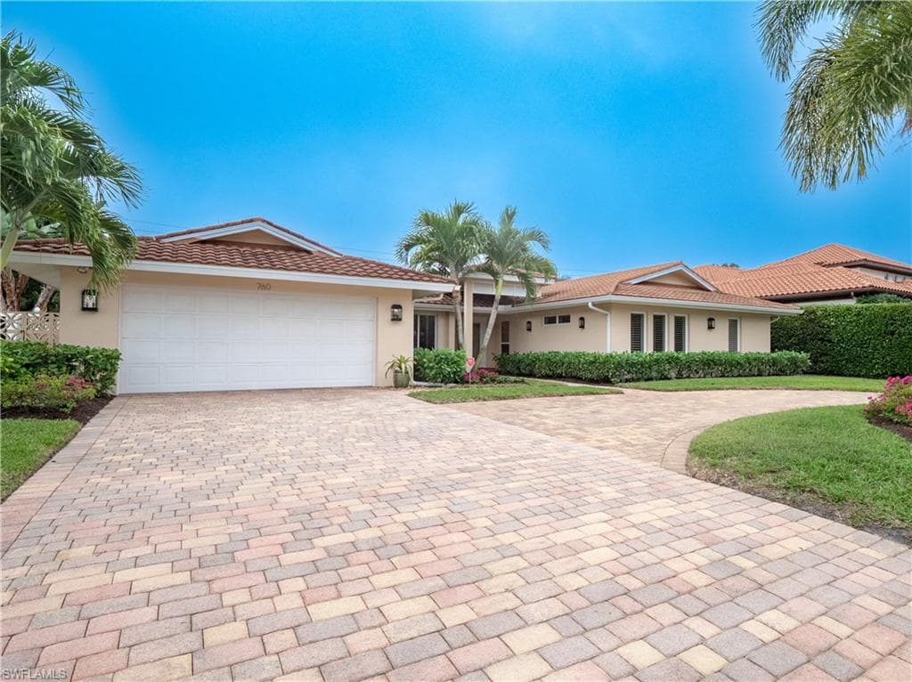 760 Fountainhead LN NAPLES, FL 34103
