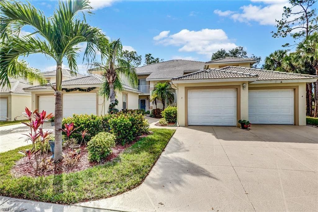 635 Luisa LN 829-2 NAPLES, FL 34104