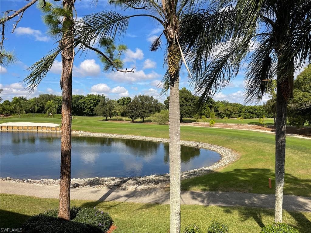 5885 Trailwinds DR 726 FORT MYERS, FL 33907