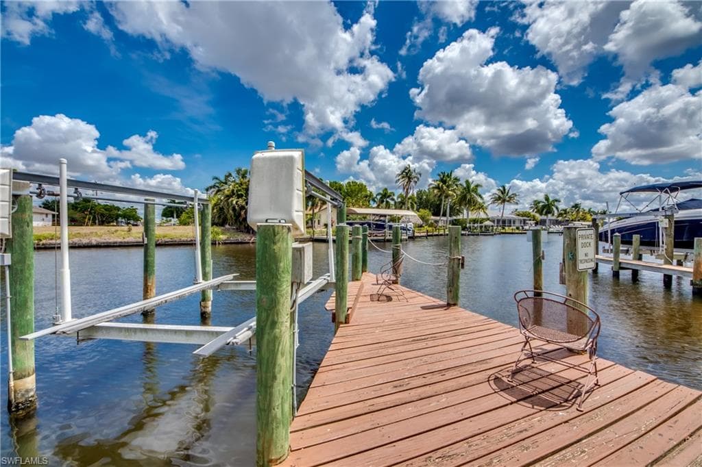 1715 SE 46th LN 1 CAPE CORAL, FL 33904