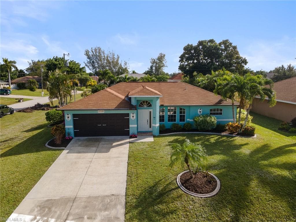 2705 SW 11th PL CAPE CORAL, FL 33914