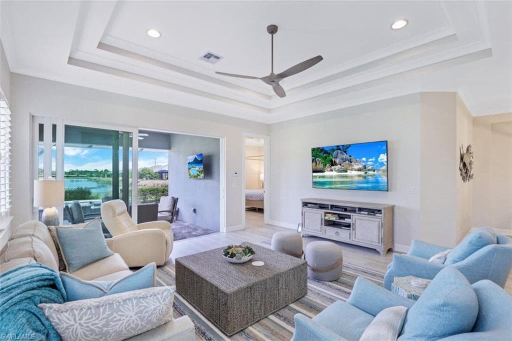 5977 Haiti DR NAPLES, FL 34113