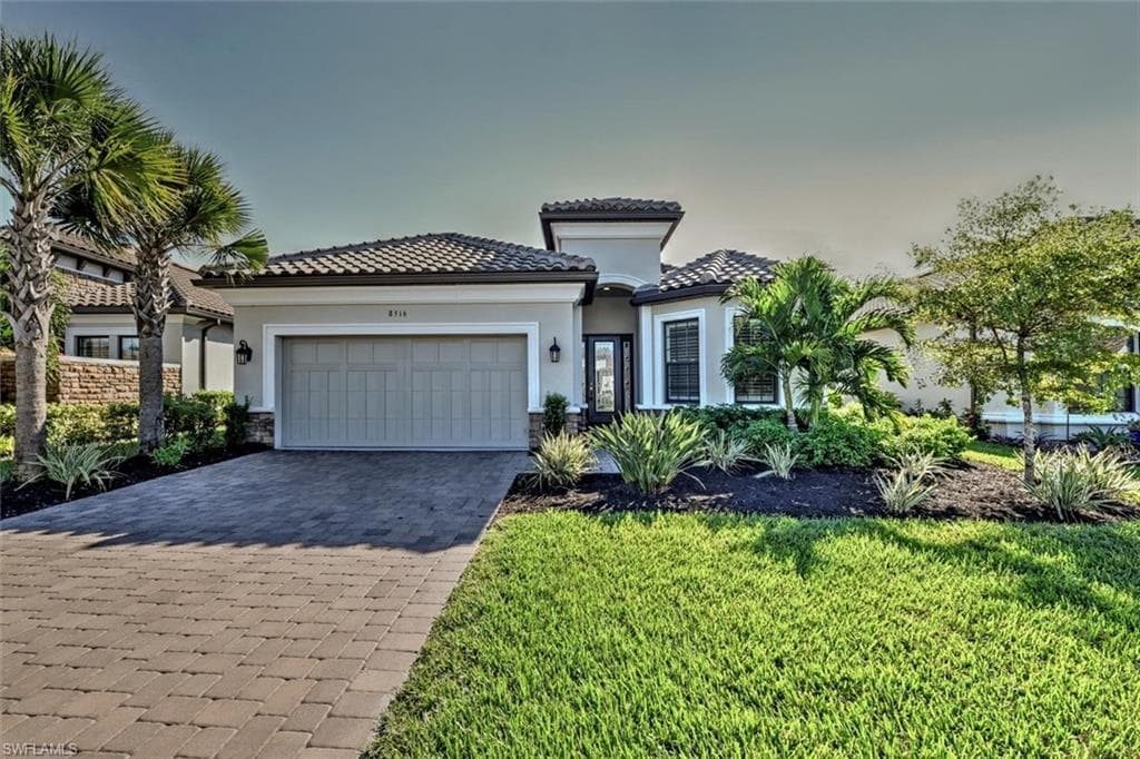 8516 Sevilla CT NAPLES, FL 34114