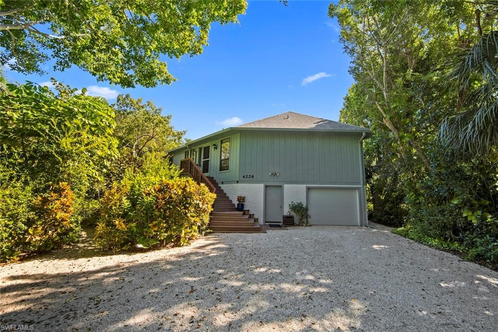 4226 Gulf Pines DR SANIBEL, FL 33957