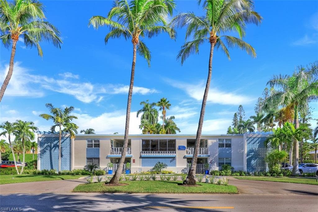 1295 Gulf Shore BLVD S 240 NAPLES, FL 34102