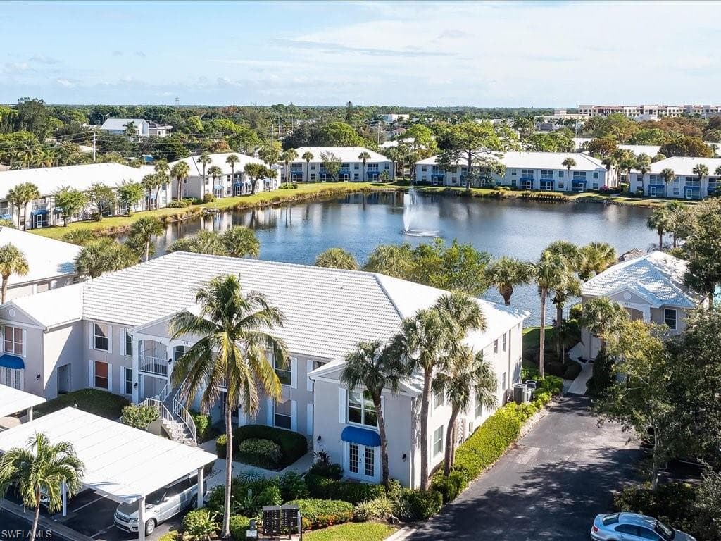 810 GULF PAVILION DR 204 NAPLES, FL 34108