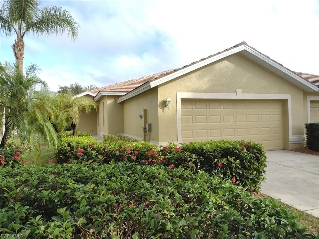4660 Fairloop RUN LEHIGH ACRES, FL 33973
