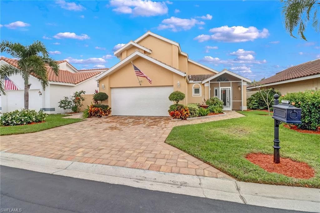 1268 Naples Lake DR NAPLES, FL 34104