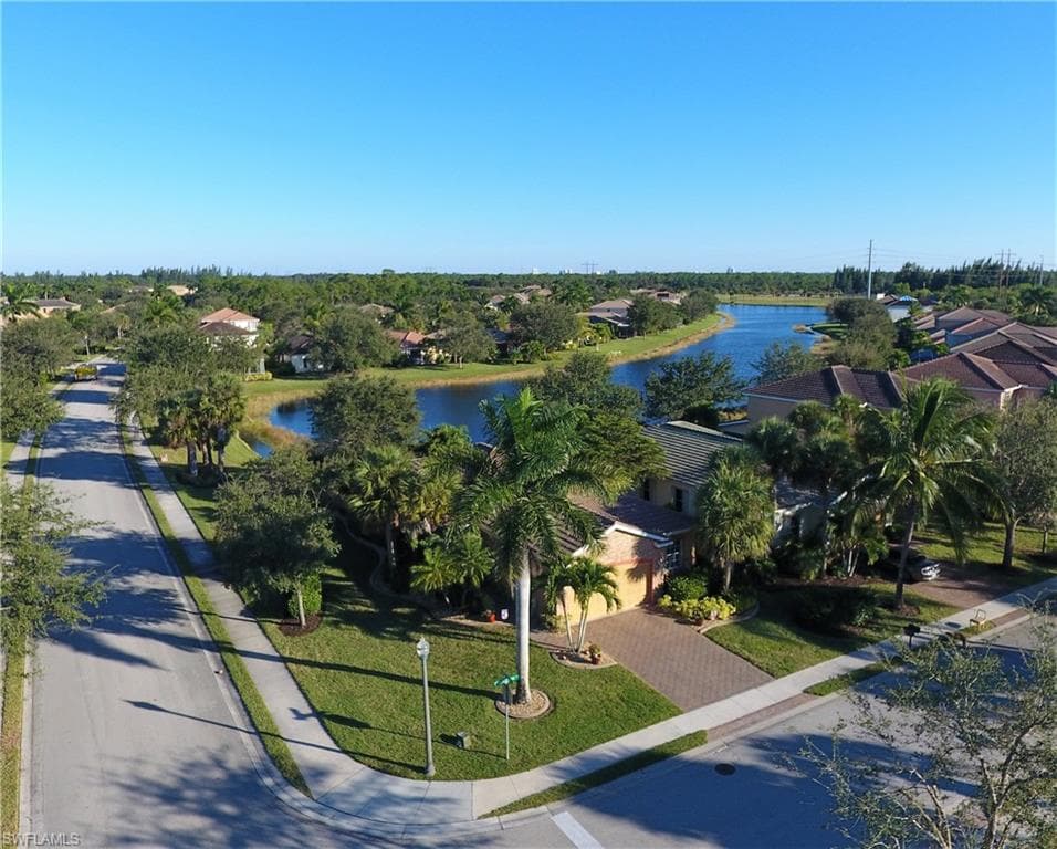 2597 Deerfield Lake CT CAPE CORAL, FL 33909
